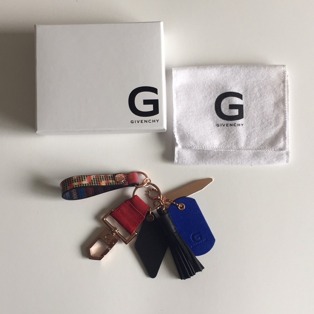 Givenchy Iconic Key Chain / Bag Charm - Picture 2 of 10